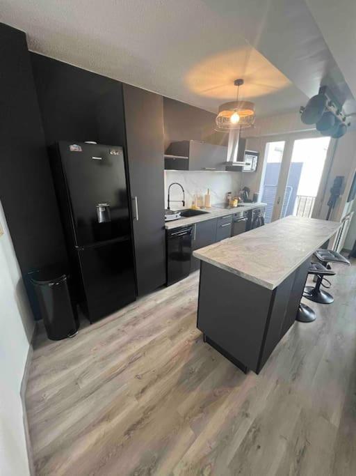Superbe Appart+Parking Pau- Place Verdun Екстериор снимка