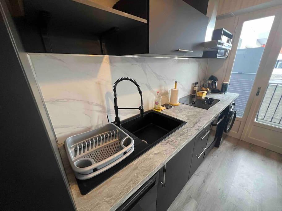 Superbe Appart+Parking Pau- Place Verdun Екстериор снимка