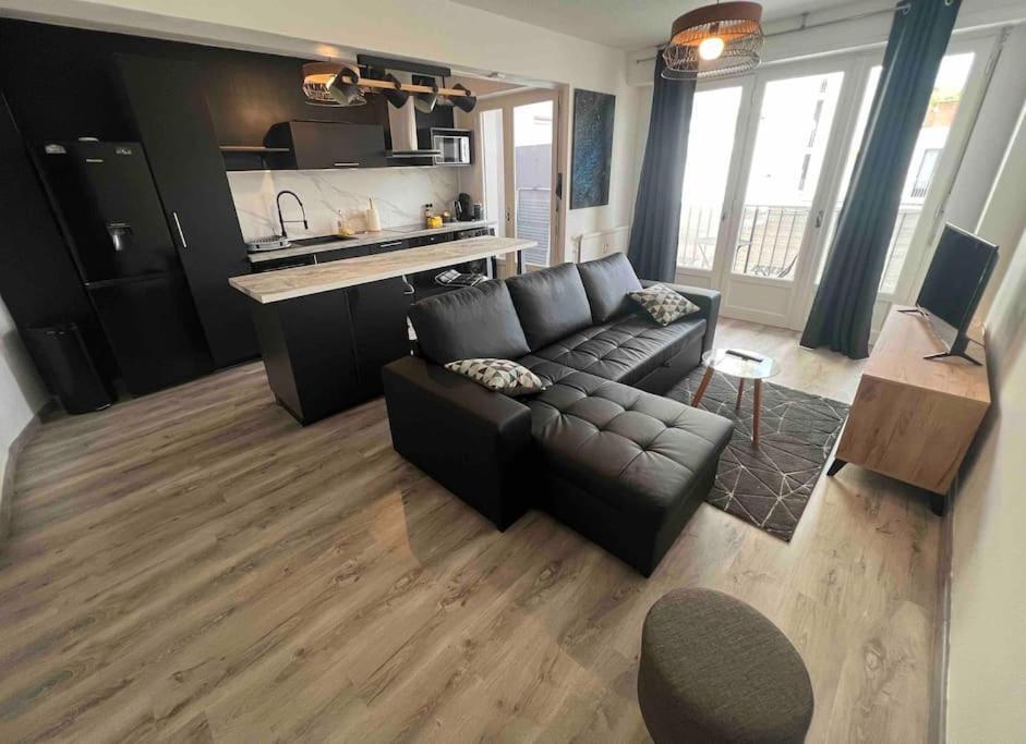 Superbe Appart+Parking Pau- Place Verdun Екстериор снимка